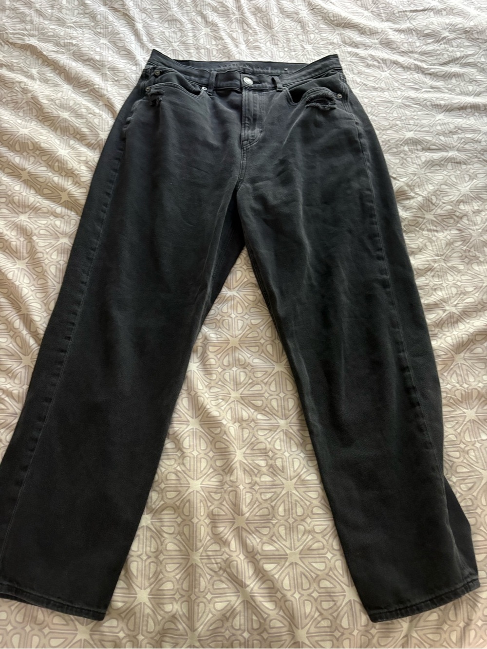 American Eagle Black High-Waist Straight Leg Jeans